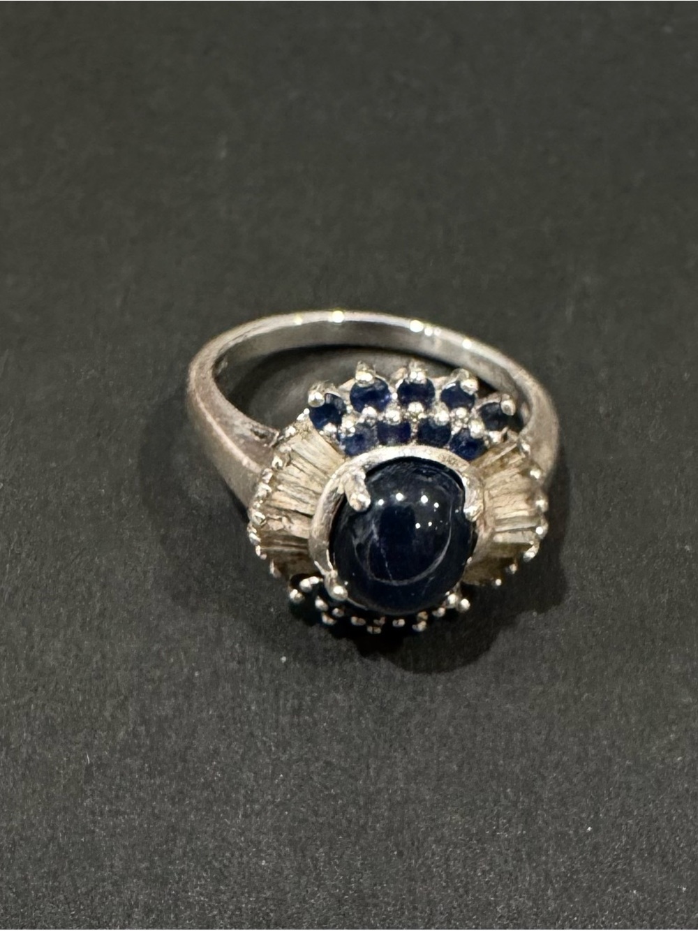 J & T Jewelry 925 Silver Ring with Blue Sapphire Cabochon and Accent Stones